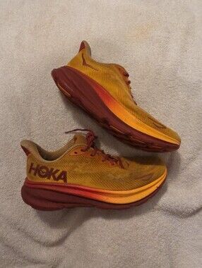 Hoka One One Clifton 9 Women's Size 8.5B
